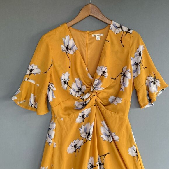 5 for $45 Miami Dress Floral Women Size M Yellow - Picture 3 of 7